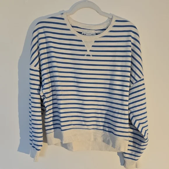 American Eagle Striped Blue and White Sweatshirt and Shorts Lounge Set Medium - Picture 2 of 9